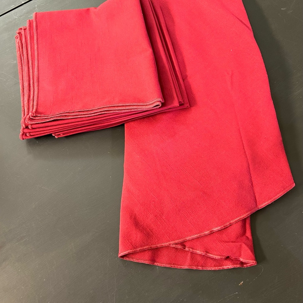 Vintage Dark Red Cloth Oval Tablecloth (70x70) Matching Napkins 8 (16x18)